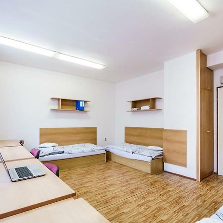 Hostel Sinkule Praag Buitenkant foto